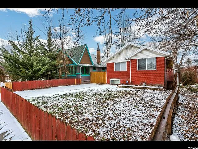 590 E Leland Ave — Photo 2