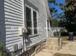 803 1/2 Benton Ave, Janesville, WI 53545