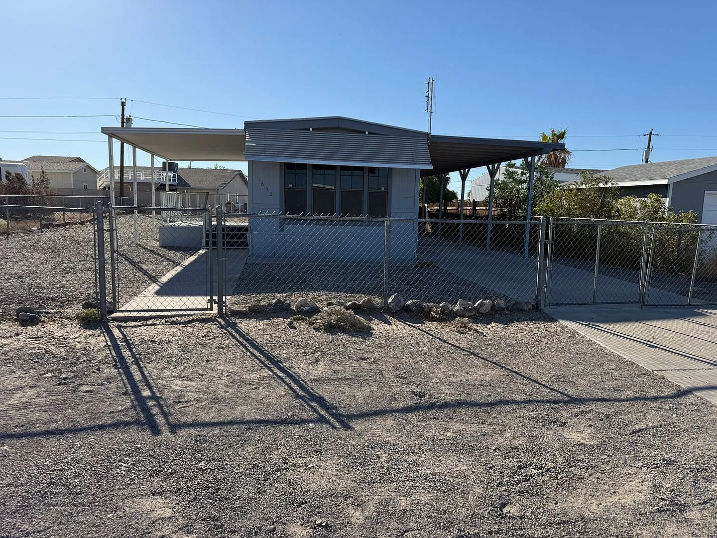 Located in Fort Mohave! 2 Bedroom Mobile Home — Photo 2