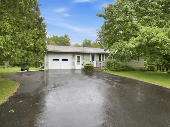 8218 Speach Dr, Baldwinsville, NY 13027