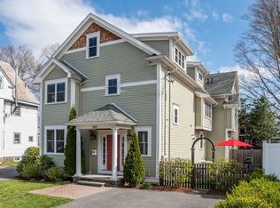 243 Crafts St #243, Newtonville, MA 02460