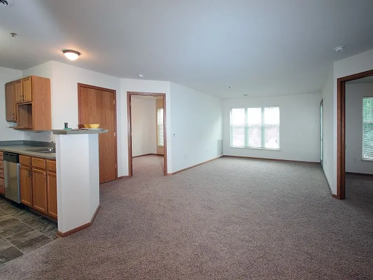 Door Creek Apartments — Photo 31