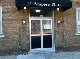 11 Ampere Plz APT 4, East Orange, NJ 07017