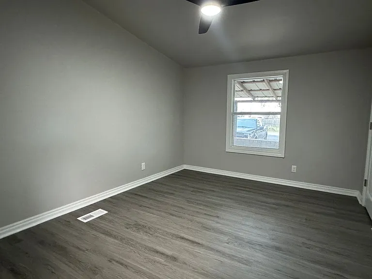 602 C St — Photo 9