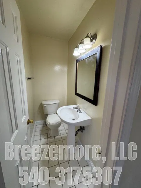 3 bed, 1.5 bath, 1100 sqft, $1,800 — Photo 3