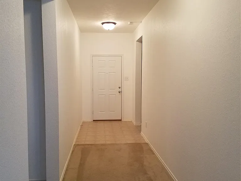 2711 Cally Ct — Photo 9