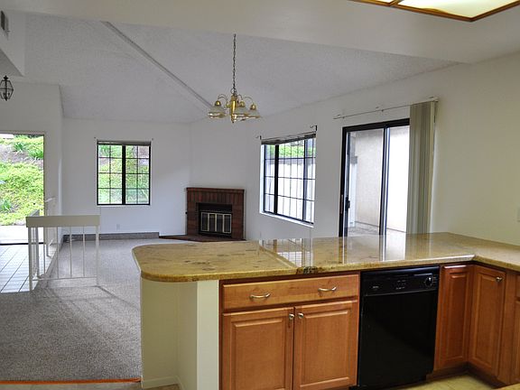 5th image of 483 Yorba Linda Pl