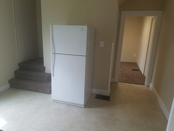 4th image of 256 Vermont Ave