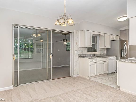 4th image of 1208 Northcrest Dr