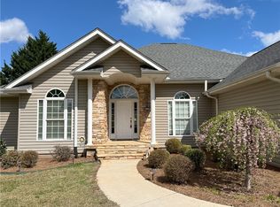 1321 Falcons Dr, Walhalla, SC 29691