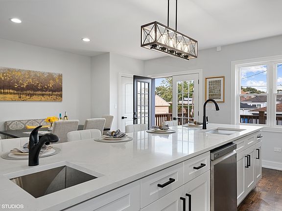 4th image of 4581 N McVicker Ave
