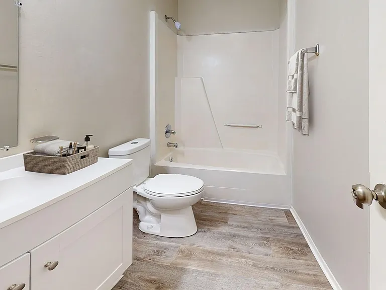 Biloxi Oaks Apartments — Photo 48