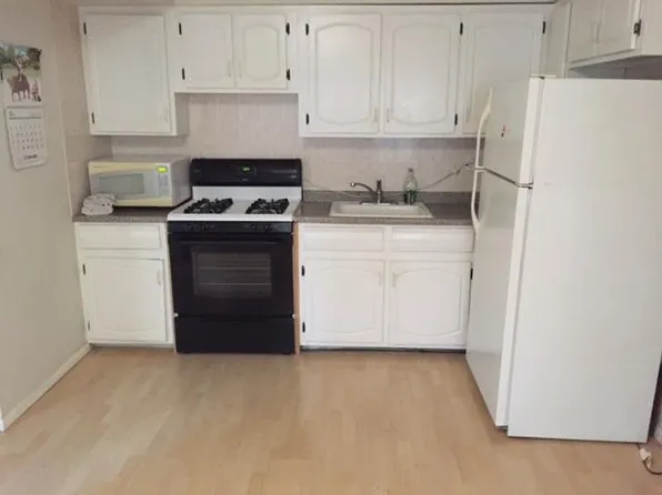 90 Rockne St, Staten Island, NY 10314