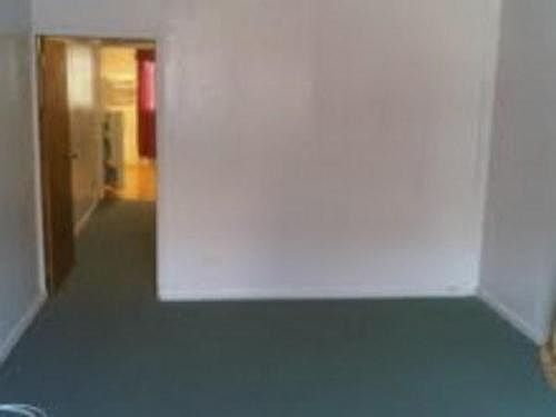 2nd image of 720 E 39th St