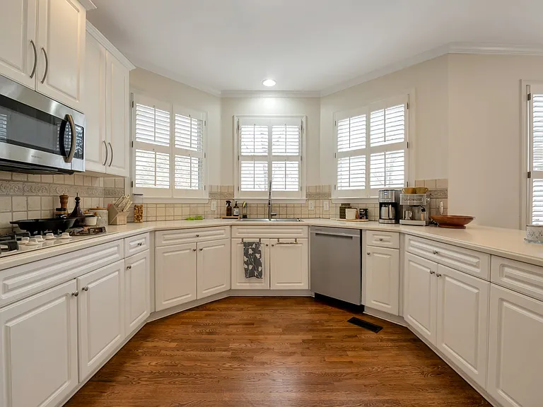 403 Dogwood Way — Photo 14