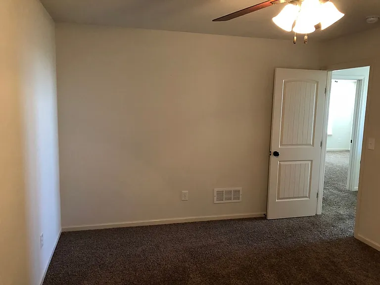14259 Oakland Ct — Photo 32
