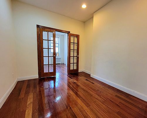 1st image of 26 7th Ave S APT 1B