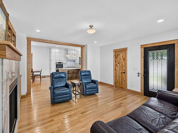 3rd image of 4503 Dakota Ave