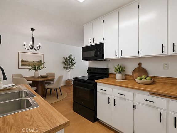 5th image of 1527 Stanford St APT 5