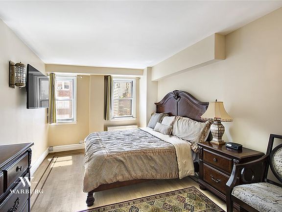 3rd image of 1056 Lexington Ave #9BCD