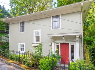 2352 SW Market Street Dr, Portland, OR 97201