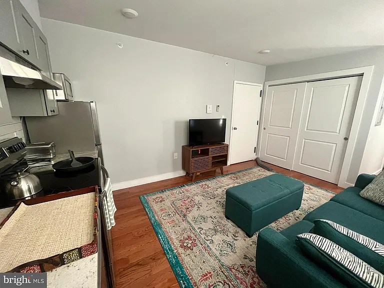 4508 Walnut St #304 — Photo 6