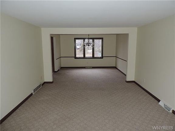 5th image of 120 Fernwood Ln