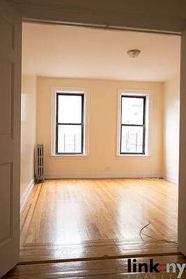 Rented by Link NY Realty | media 29