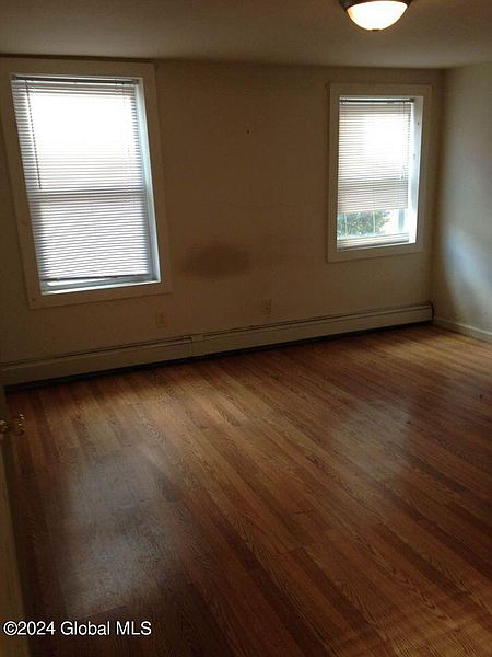 3rd image of 34 Lake Avenue