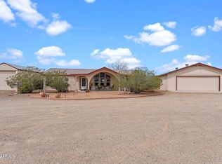 27600 S Clydesdale Ave, Congress, AZ 85332
