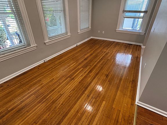 4th image of 802 N Broom St #1