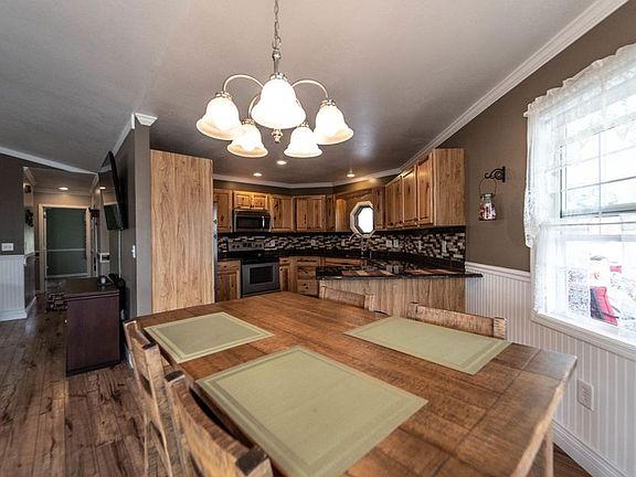 5th image of 317 Southgate Dr