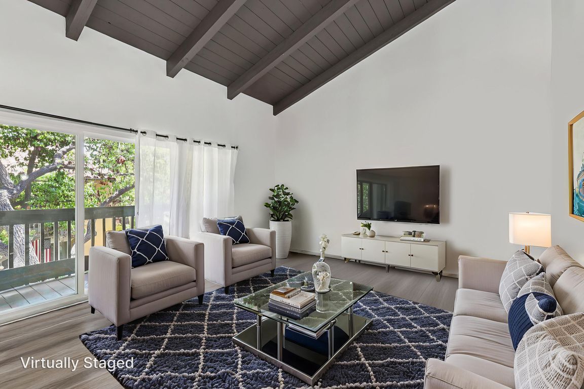 7-print-W-Bernardo-Dr-2406-007 - Living Room - Modern - 12
