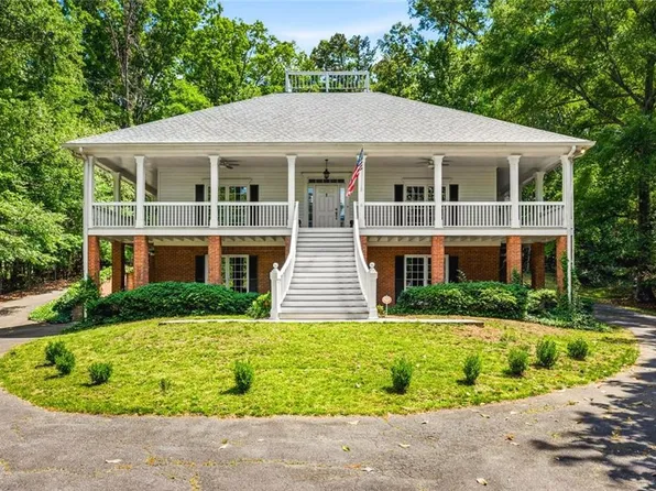 479 S Hillcrest Dr SW, Marietta, GA 30064
