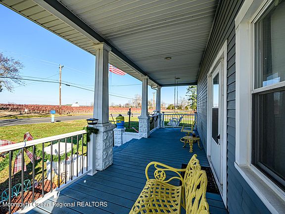 4th image of 378 Pleasant Mills Rd