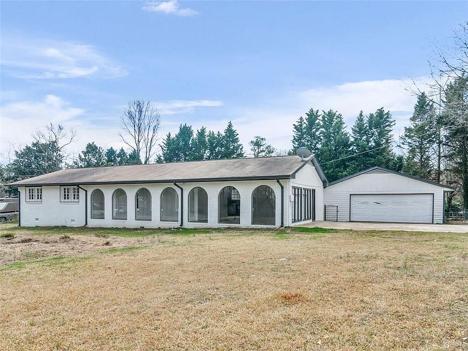 1st image of 3011 Creek Dr