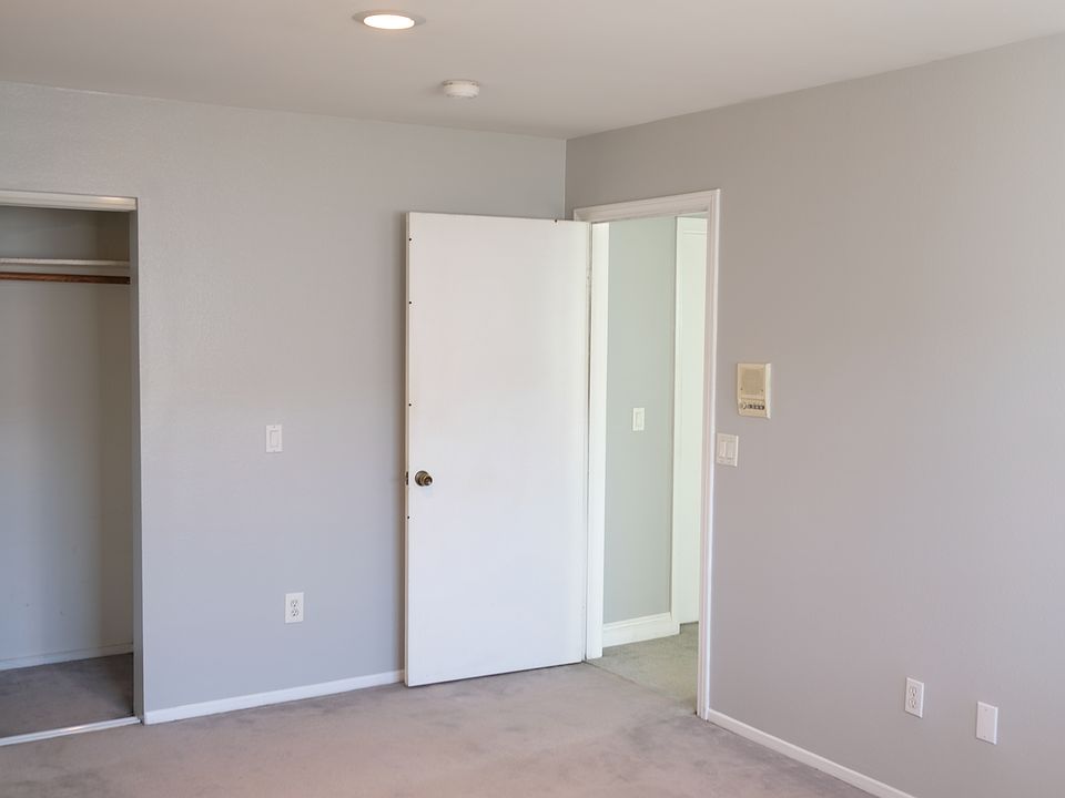 1st image of 1501 S Dunsmuir Ave