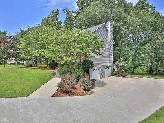 3rd image of 2780 Brookhill Ct
