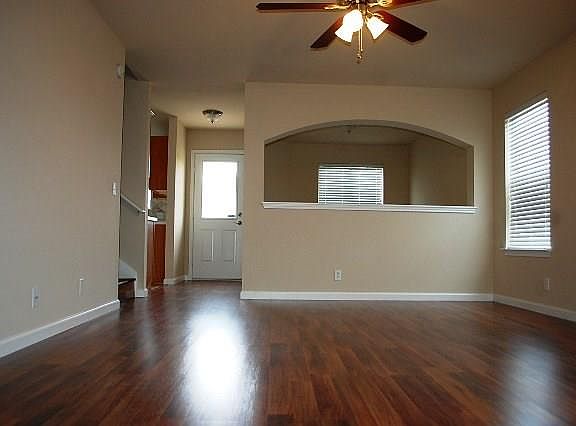 3rd image of 205 Mitchell Dr