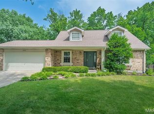693 Woodrun Ct, Ballwin, MO