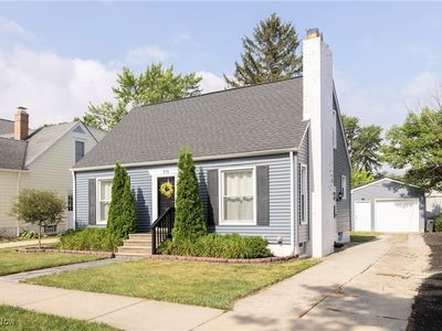 576 S Falmouth Dr, Rocky River, OH, 44116