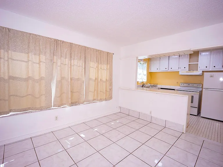 3240 Ridge Hill Rd #C — Photo 9