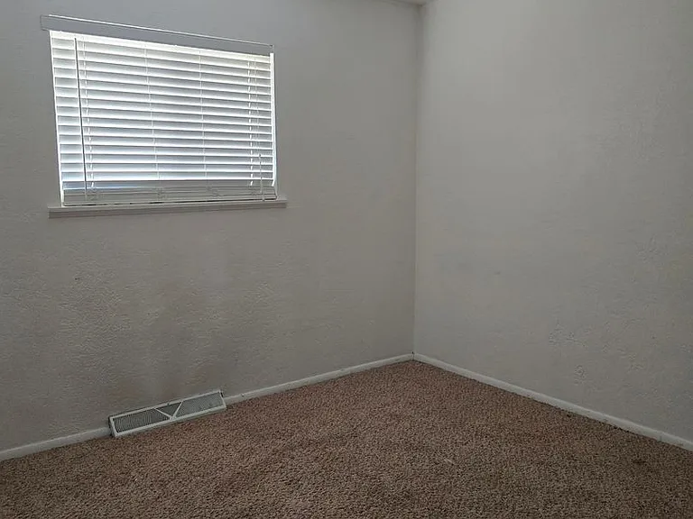 1409 Zuni Pl — Photo 6