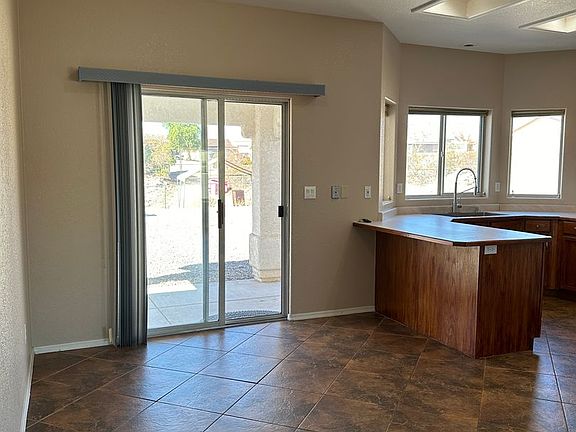5th image of 2435 Barranca Dr