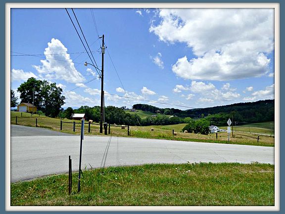 3rd image of Hillview Dr Lot 8