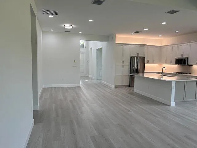 9741 Spruce Woods Dr — Photo 11