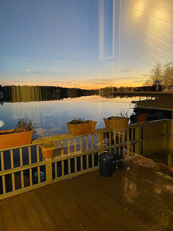 2523 Waterfront Dr photo 1