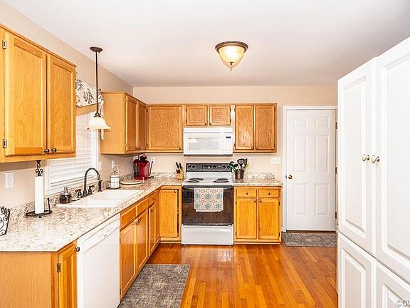 4th image of 3231 Magnolia Woods Pl