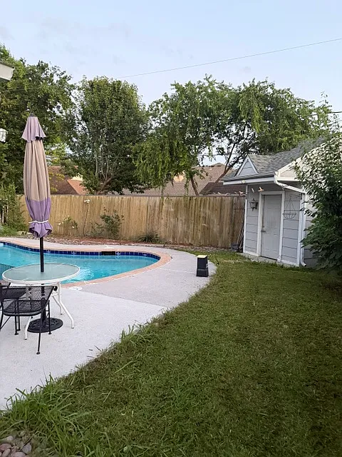 3 bed, 1372 sqft, $2,200 — Photo 1