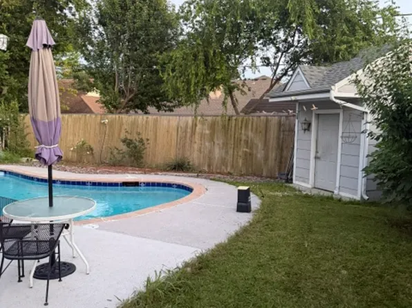 418 Benjamin Ln, Arlington, TX 76002